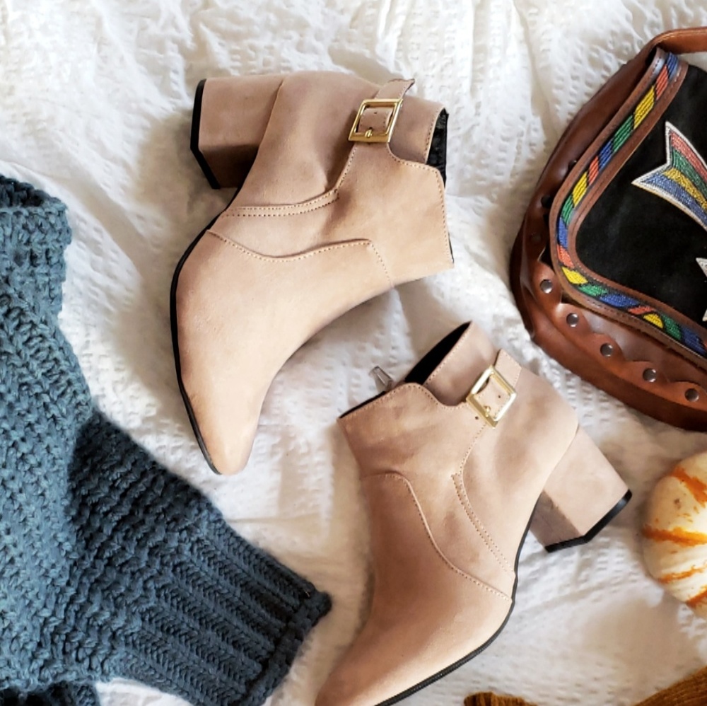 🚨LAST PAIR!//The Nellie// Warm Taupe bootie - Picture 7 of 8